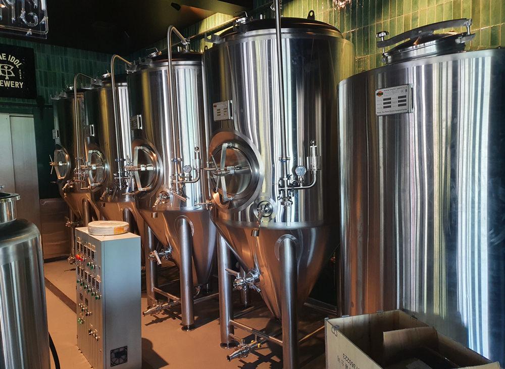 beer brewery equipment in Australia, brewery equipment, brewery, fermenter, electric heated brew house, 1000l fermenter unitank